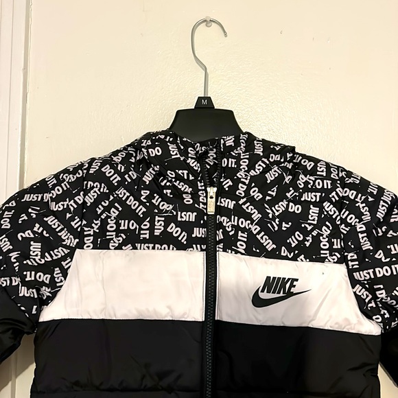 Nike boys puffer jacket size 8 medium in great condition - Picture 2 of 5
